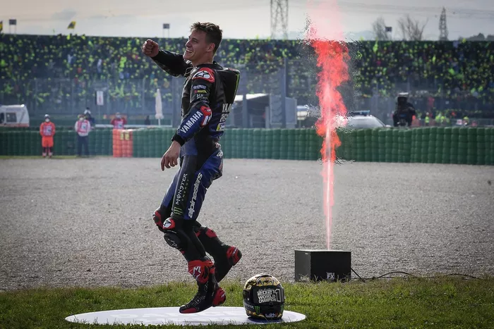 El Campeón del Mundo Fabio Quartararo, Yamaha Factory Racing celebra