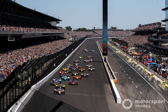 Arrancada Scott Dixon, Chip Ganassi Racing Honda líder