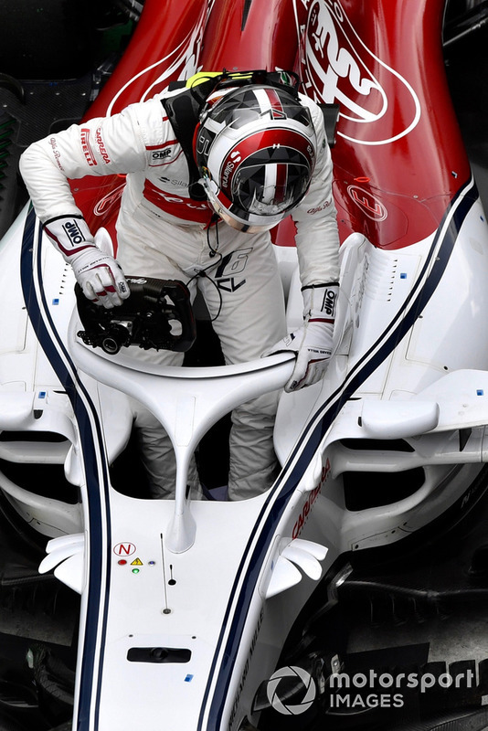 Charles Leclerc, Sauber C37 dans le Parc Fermé