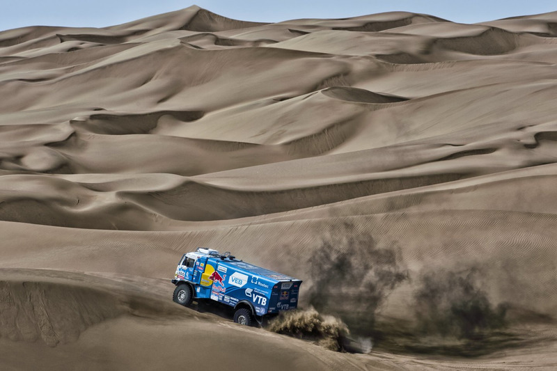3. #300 Kamaz: Dmitry Sotnikov, Ruslan Akhmadeev, Ivan Romanov