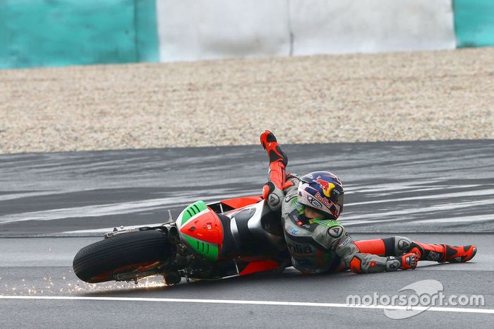 Caida de Stefan Bradl, Aprilia Gresini Racing Team