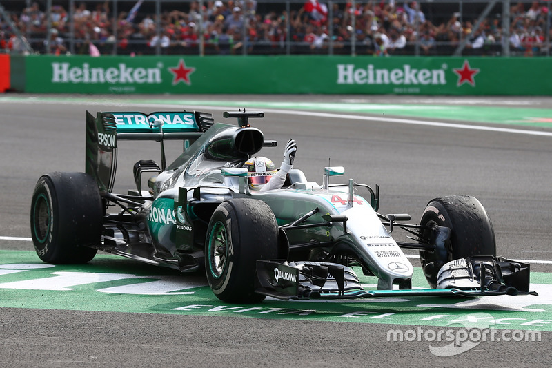 Ganador de la carrera Lewis Hamilton, Mercedes AMG F1 W07