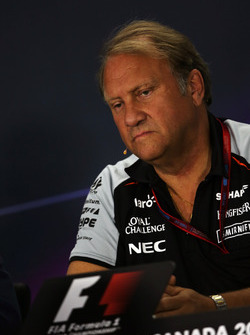 Robert Fernley, Sahara Force India F1 Teamchef bei der FIA Pressekonferenz