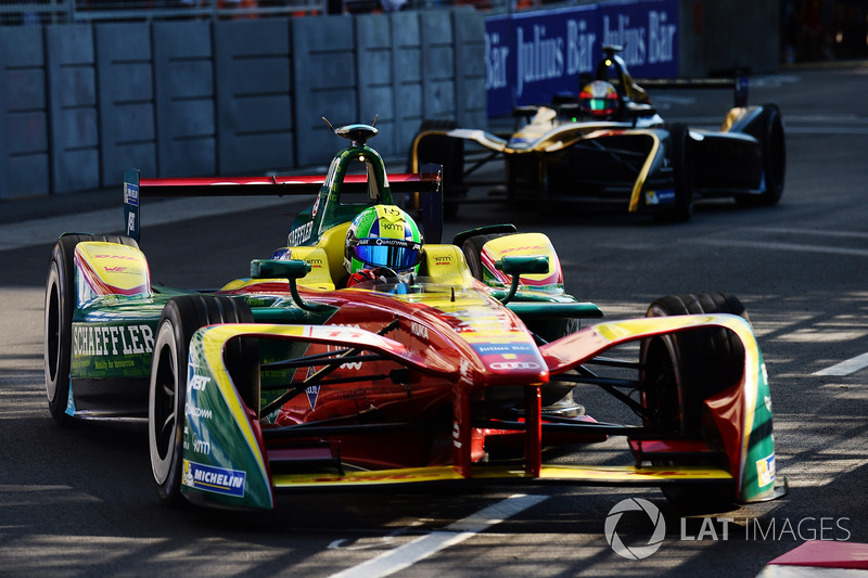 Lucas di Grassi, ABT Schaeffler Audi Sport, leads Jean-Eric Vergne, Techeetah