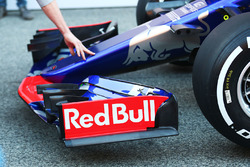 Detalle del alerón delantero del Scuderia Toro Rosso STR12