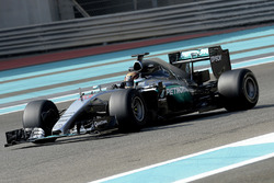 Паскаль Верляйн, Mercedes AMG F1, з шинами Pirelli 2017 року