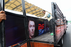 El nombre de Daniil Kvyat, Scuderia Toro Rosso es eliminado