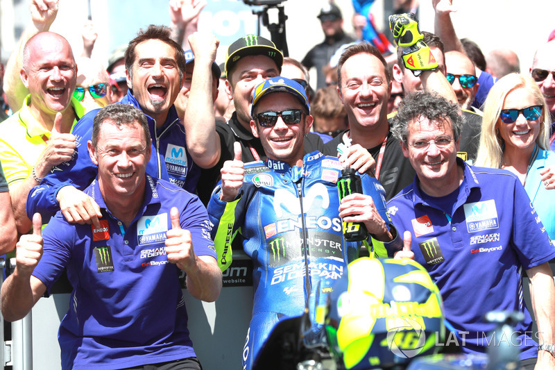 Третє місце Валентино Россі, Yamaha Factory Racing