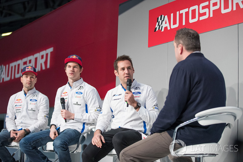 Mikko Markkula, Teemu Suninen e Richard Miller sull'Autosport Stage con Henry Hope-Frost