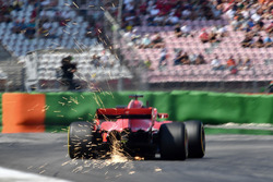 Sebastian Vettel, Ferrari SF71H sparks
