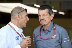 Bruno Michel y Guenther Steiner, director del equipo de Haas F1