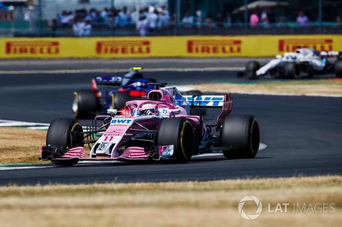 Sergio Perez, Force India VJM11 y Pierre Gasly, Toro Rosso STR13