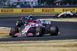 Sergio Perez, Force India VJM11, devant Pierre Gasly, Toro Rosso STR13