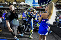 Valentino Rossi, Yamaha Factory Racing avec une Grid Girl