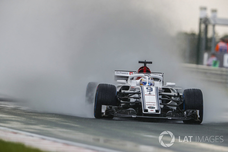 14: Маркус Эрикссон, Sauber C37 – 1:37.075
