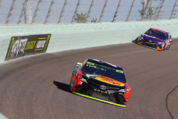 Martin Truex Jr., Furniture Row Racing Toyota, Denny Hamlin, Joe Gibbs Racing Toyota