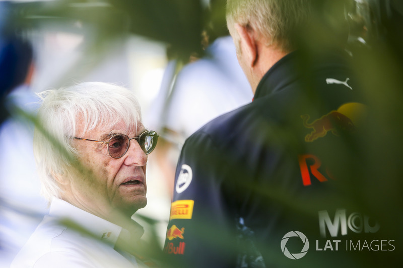 Bernie Ecclestone, Presidente Emérito de F1 con Helmut Markko, Consultor, Red Bull Racing