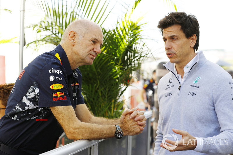 Adrian Newey, Chief Technical Officer, Red Bull Racing, and Toto Wolff, Executive Director (Business