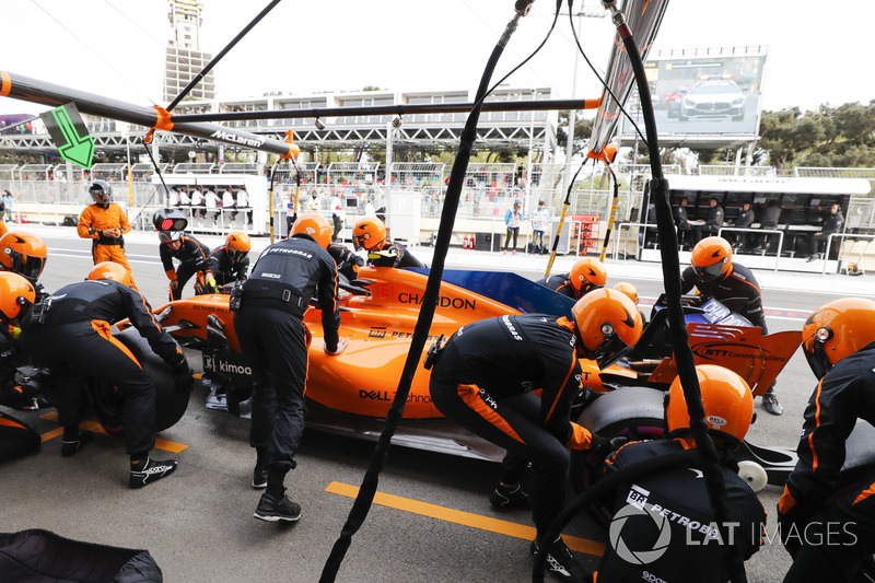 Stoffel Vandoorne, McLaren MCL33 Renault