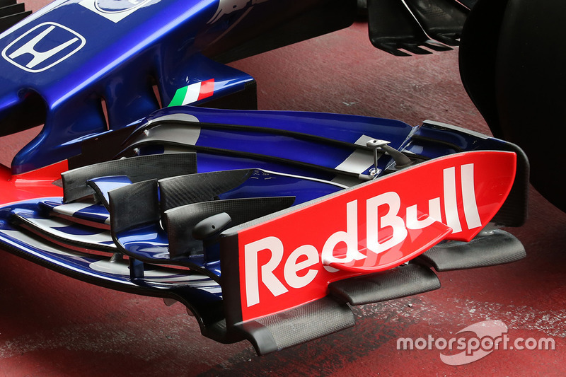 Scuderia Toro Rosso STR13 front wing detail