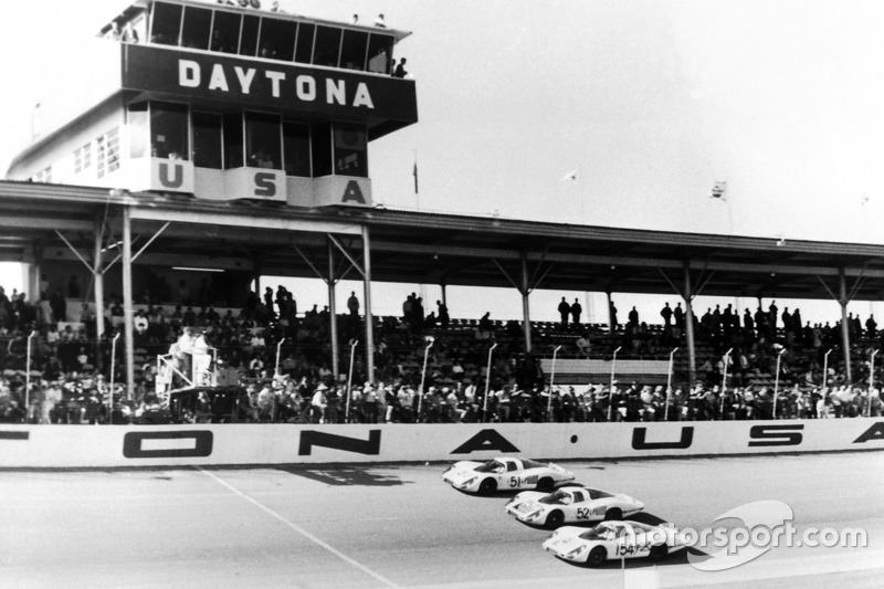 Porsche Works Team terminó 1º, 2º y 3º en las 24h de Daytona 1968