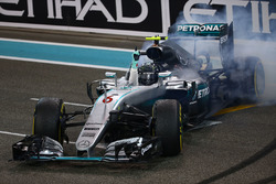 Друге місце Ніко Росберг, Mercedes AMG F1 W07 Hybrid святкує свій титул Чемпіона світу після закінче