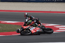 Chute de Chaz Davies, Ducati Team