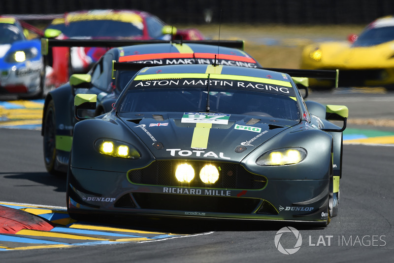№97 Aston Martin Racing Aston Martin Vantage: Даррен Тёрнер, Джонатан Адам, Даниэль Серра