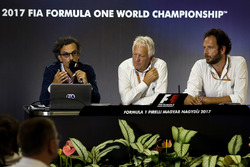 Laurent Mekies, FIA-Sicherheitschef, Charlie Whiting, FIA-Rennleiter, Matteo Bonciani, FiA-Pressespr