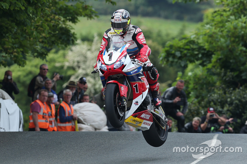 Isle of Man TT: Michael Dunlop