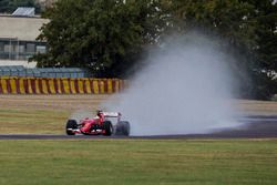 Sebastian Vettel, Ferrari pruebas de la especificación de Pirelli 2017