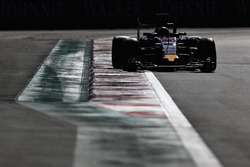 Carlos Sainz Jr., Scuderia Toro Rosso STR11
