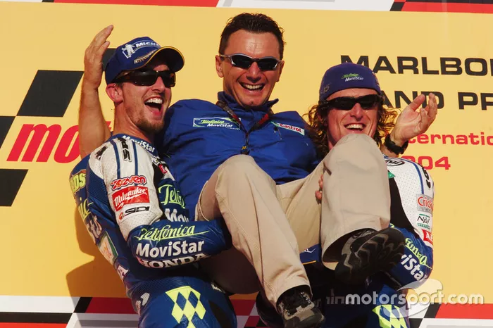 Sete Gibernau, Colin Edwards e Fausto Gresini
