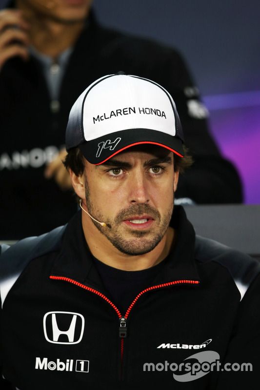 Fernando Alonso, McLaren en la Conferencia de prensa FIA
