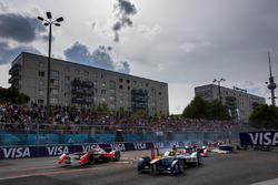 Ma Qing Hua, Team Aguri and Bruno Senna, Mahindra Racing