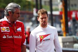 Maurizio Arrivabene, Ferrari Team Principal met Sebastian Vettel, Ferrari