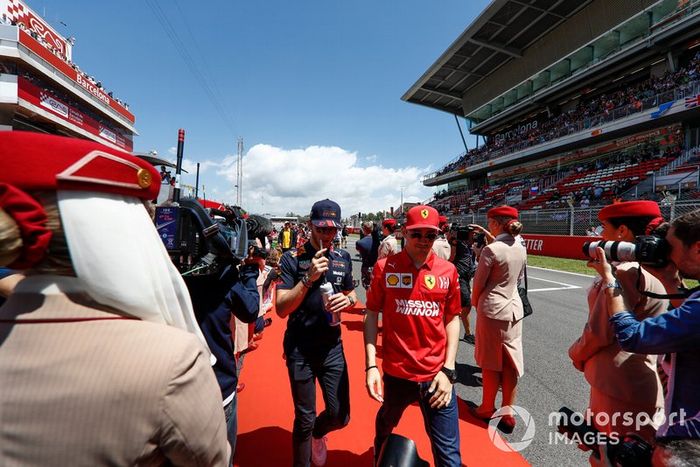 Pierre Gasly, Red Bull Racing, Charles Leclerc, Ferrari
