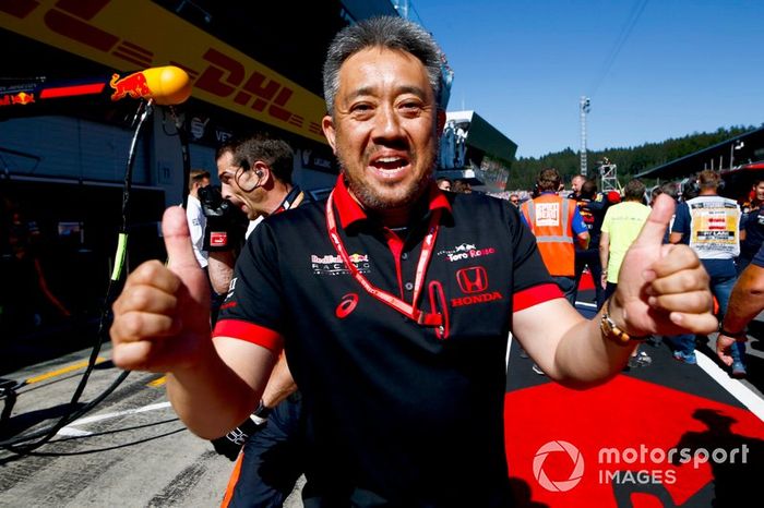 Masashi Yamamoto, Director General de Honda Motorsport celebra una victoria de Honda 