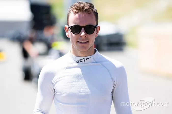 Ele começou a correr em monopostos em 2013, quando foi campeão da Fórmula 4 francesa.