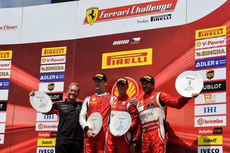 Podio Trofeo Pirelli