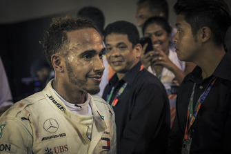 Racewinnaar Lewis Hamilton, Mercedes AMG F1 in parc ferme