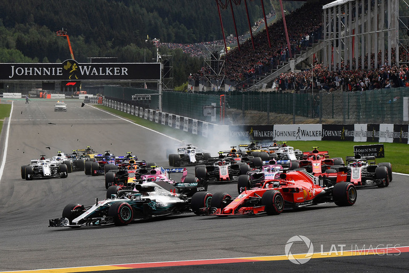 Lewis Hamilton, Mercedes AMG F1 W09 y Sebastian Vettel, Ferrari SF71H
