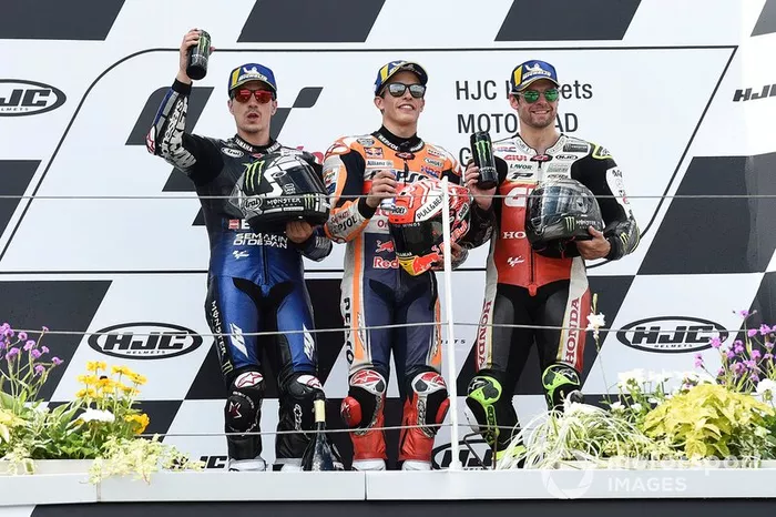 Podio: 1º Marc Marquez, 2º Maverick Vinales, 3º Cal Crutchlow
