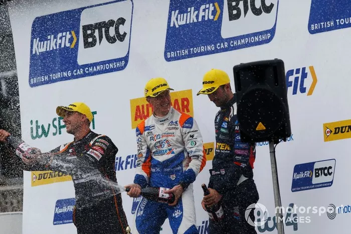 Podium, Dan Cammish, Team Dynamics Honda Civic, Rory Butcher, AmD Tuning Honda Civic and Andrew Jordan, WSR BMW 