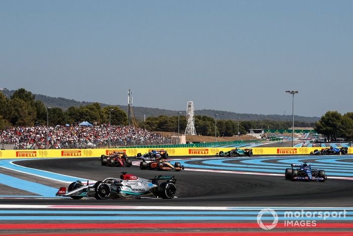 George Russell, Mercedes W13, Fernando Alonso, Alpine A522, Lando Norris, McLaren MCL36