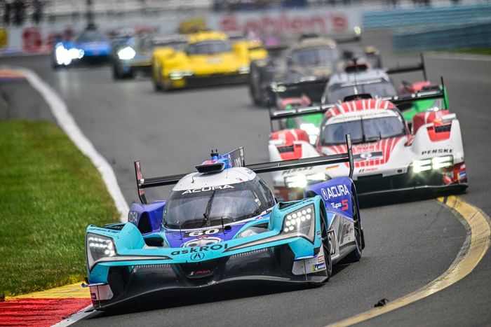 #60 Acura Meyer Shank Racing w/Curb Agajanian Acura ARX-06: Tom Blomqvist, Colin Braun