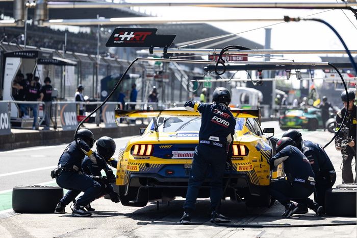 Arjun Maini, Team HRT Ford Mustang GT3