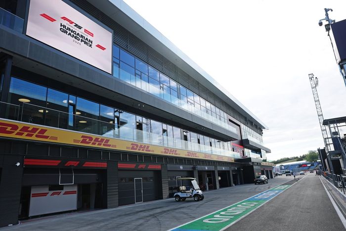Vista general del pit lane