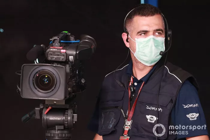 Dorna camarógrafo