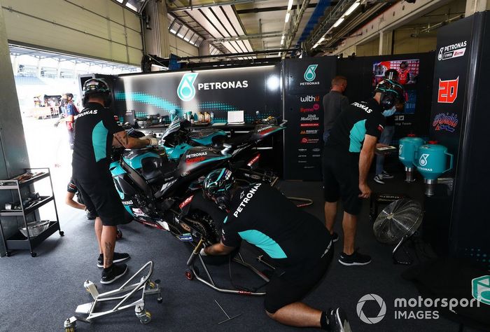 Fabio Quartararo, Petronas Yamaha SRT's garage